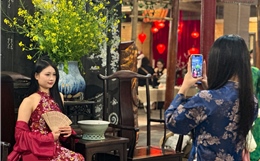 Đậm sắc màu Tết Việt trong từng góc phố cổ