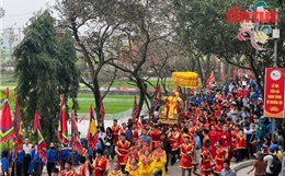 Độc đáo nghi lễ rước ‘Vua giả’ tại Lễ hội Đền Sái