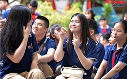 Những đôi tay mở lối đến tương lai ở ngôi trường đặc biệt trong ngày khai giảng