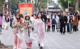 Người dân Hà Nội và du khách tận hưởng kỳ nghỉ Tết Dương lịch 2026