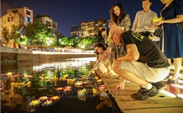 Trải nghiệm sản phẩm du lịch 'Đêm Hội Hoa Đăng Hồ Văn - Văn Miếu'