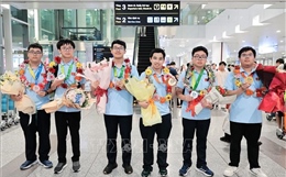 Đoàn Việt Nam trở về sau Kỳ thi Olympic Toán học Quốc tế (IMO) 2026