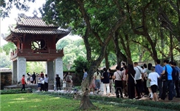Hà Nội tấp nập người dân, du khách vui chơi dịp Quốc khánh
