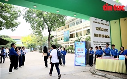 Hơn 103.000 sĩ tử Hà Nội bước vào cuộc đua &#39;nóng nhất năm&#39;, giành suất vào lớp 10