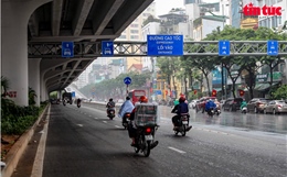 Hà Nội: Người dân vẫn đi sai làn đường sau 3 tuần thí điểm dựng rào phân làn cứng