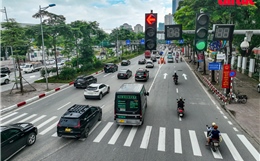 Hà Nội điều chỉnh đèn tín hiệu khi dựng rào phân làn cứng trên đường Võ Chí Công