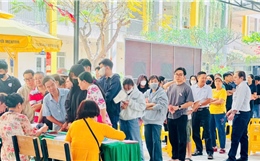 Cử tri TP Hồ Chí Minh hào hứng đi bỏ phiếu, gửi gắm niềm tin vào người có tài có tâm