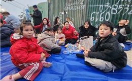 Dòng người ùn ùn đi xem 'Concert pháo hoa Quốc gia'