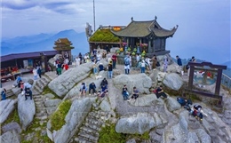 Vẻ đẹp hùng vĩ của non thiêng Yên Tử - Cơ hội phát triển du lịch vươn tầm quốc tế