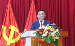 Thường trực Ban Bí thư Trần Cẩm Tú gặp gỡ cộng đồng người Việt tại Lào