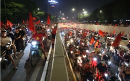 Biển người đi 'bão' mừng tuyển Việt Nam vô địch ASEAN Cup 2026 