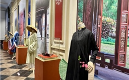 Người trẻ đưa Việt phục trở lại đời sống