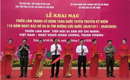 Khai mạc triển lãm tranh cổ động, ảnh tư liệu về Chủ tịch Hồ Chí Minh 