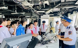 Lan tỏa tình yêu biển, đảo đến thế hệ trẻ tại Hải đoàn 32