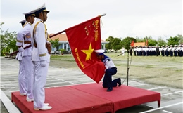 Phút giây hạnh phúc trong lễ tuyên thệ chiến sĩ mới vùng 5 Hải quân