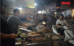 TP Hồ Chí Minh: Phố cá lóc thâu đêm đỏ lửa phục vụ ngày vía Thần Tài