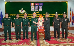 Bộ Tư lệnh TP Hồ Chí Minh chúc Tết Chol Chnam Thmay tại tỉnh Kampong Thom (Campuchia)
