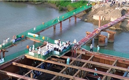 TP Hồ Chí Minh: Cầu đi bộ qua sông Sài Gòn tăng tốc về đích dịp 2/9