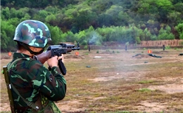 Chiến sĩ mới Trung đoàn Minh Đạm tự tin vượt kiểm tra bắn đạn thật