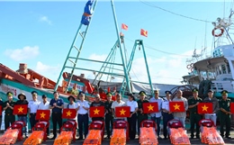 Vùng Cảnh sát biển 3 đồng hành cùng ngư dân, chung tay gỡ 'thẻ vàng' IUU