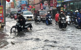 TP Hồ Chí Minh: Nhiều tuyến đường ngập sâu sau cơn mưa lớn 
