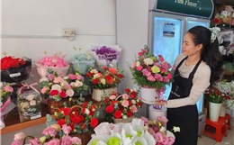 Nhộn nhịp thị trường hoa và quà tặng ngày Phụ nữ Việt Nam 20/10 