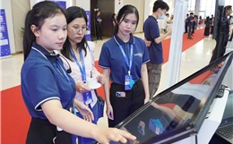 Trải nghiệm công nghệ tương lai tại Diễn đàn Kinh tế Mùa thu 2025