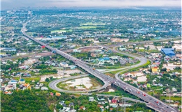 Cận cảnh tuyến cao tốc kết nối TP Hồ Chí Minh với các tỉnh miền Tây trước khi được mở rộng