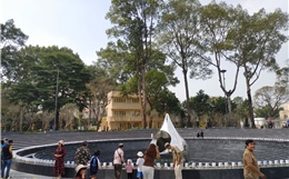 Công viên tưởng niệm nạn nhân COVID-19 hút khách ngày cận Tết