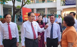 Cử tri TP Hồ Chí Minh nô nức tham gia ngày hội non sông