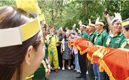 'Đám cưới' hươu cao cổ gây sốt tại Thảo cầm viên Sài Gòn trong ngày 30/4