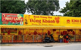 TP Hồ Chí Minh: Bánh Trung thu xuống phố sớm, sức mua còn chậm