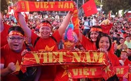 Phố đi bộ Nguyễn Huệ bùng nổ khi Việt Nam vô địch ASEAN Cup 2026
