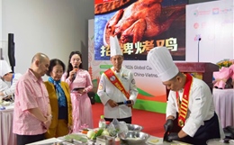 Đầu bếp Việt - Trung giao lưu, sáng tạo hương vị mới