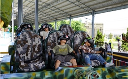 TP Hồ Chí Minh: Người dân, du khách rộn ràng du Xuân trong ngày mùng 3 Tết