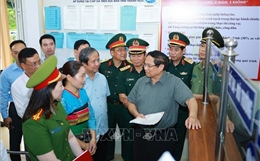 Thủ tướng Phạm Minh Chính kiểm tra Trung tâm Phục vụ hành chính công xã Bát Mọt (Thanh Hóa)