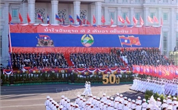 Lễ kỷ niệm, diễu binh, diễu hành chào mừng 50 năm Quốc khánh Lào 