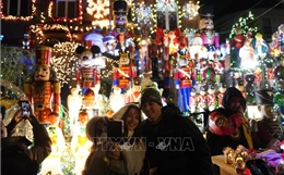 Rộn ràng không khí đón Giáng sinh trên khắp thế giới