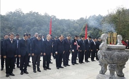 Tổng Bí thư Tô Lâm dâng hương tại Khu Di tích quốc gia đặc biệt Pác Bó 
