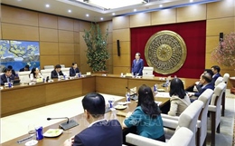 Chủ tịch Quốc hội gặp mặt công chức, người lao động Văn phòng Quốc hội 