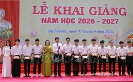 Phó Chủ tịch Quốc hội Nguyễn Thị Thanh dự Lễ khai giảng năm học mới tại Ninh Bình 