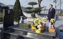 Tổng Bí thư Tô Lâm dâng hương tưởng niệm các Tổng Bí thư Trần Phú và Hà Huy Tập tại Hà Tĩnh