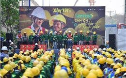 Mang không khí Tết đến 1.100 công nhân tại công trường xây dựng tại TP Hồ Chí Minh