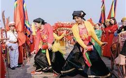 Độc đáo điệu múa 'Con đĩ đánh bồng' làng Triều Khúc và đất Mễ Sở