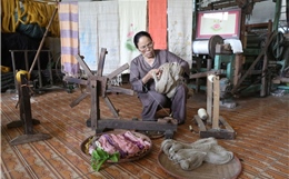 Nghệ nhân Phan Thị Thuận: Sáng tạo lối đi mới cho nghề lụa