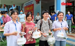 Suất ăn, chỗ nghỉ miễn phí hỗ trợ sĩ tử Thủ đô vượt 'vũ môn'
