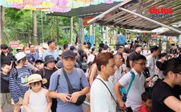 Các điểm di tích và khu vui chơi tại Hà Nội đông khách trong ngày đầu nghỉ lễ