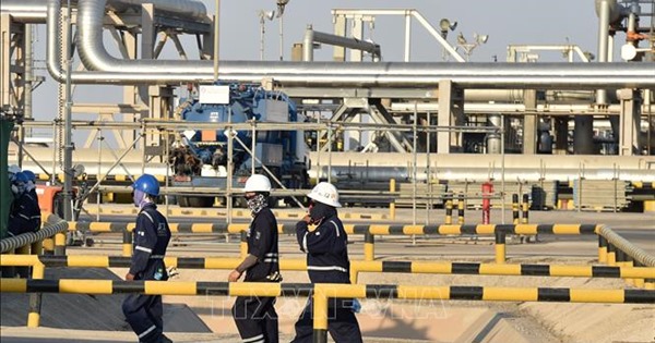 Lợi nhuận của Saudi Aramco giảm 73% do giá dầu thấp