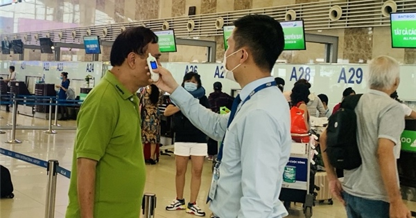 Người dân chưa 'mặn mà' với vé máy bay Tết 2021 vì e ngại dịch COVID-19